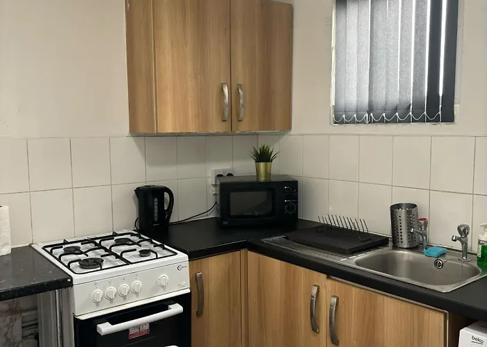 Tudors Esuites Budget Apartments