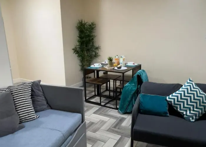 Tudors Esuites Budget Apartments